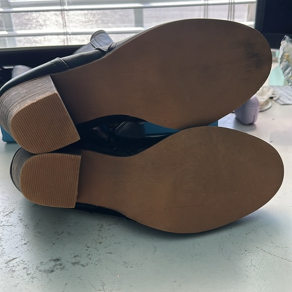 Bucco stacked heel bootie - Picture 5 of 5